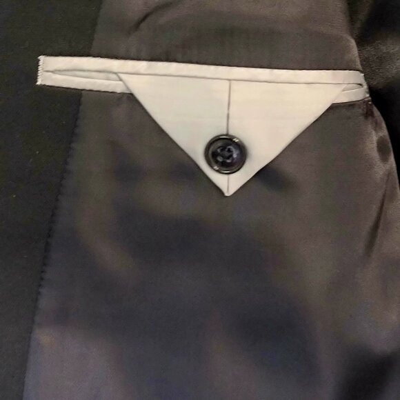 VAN HEUSEN  NWT Suit Jacket Sz 44R  with 3 used designer ties - Picture 9 of 12